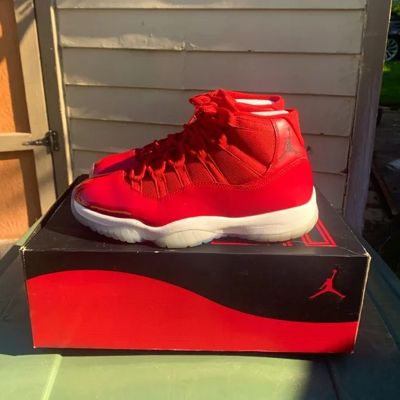 Nike | Shoes | Air Jordan 1 Retro Win Like 96 | Poshmark display picture 3